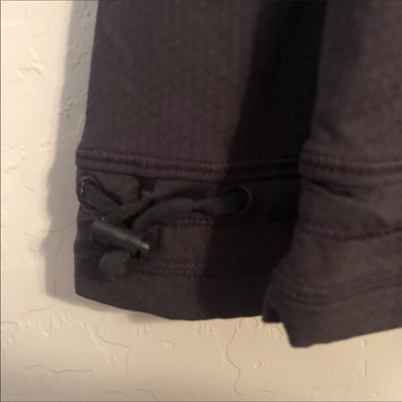 LuLuLemon Gray White Exercise Workout Tame Me Tank - Picture 4 of 5